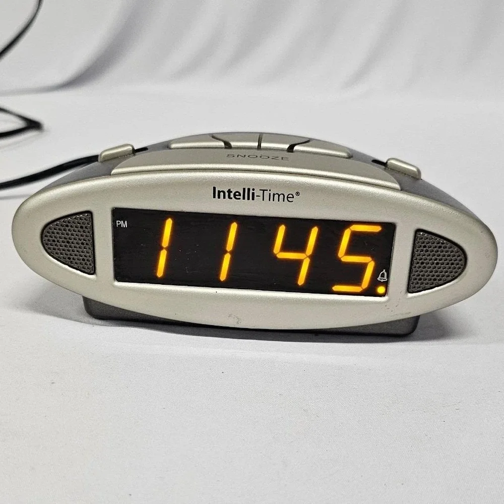 Chaney Intelli-Time Digital Alarm Clock 13027W1 Amber LED Display Silver‎ Grey